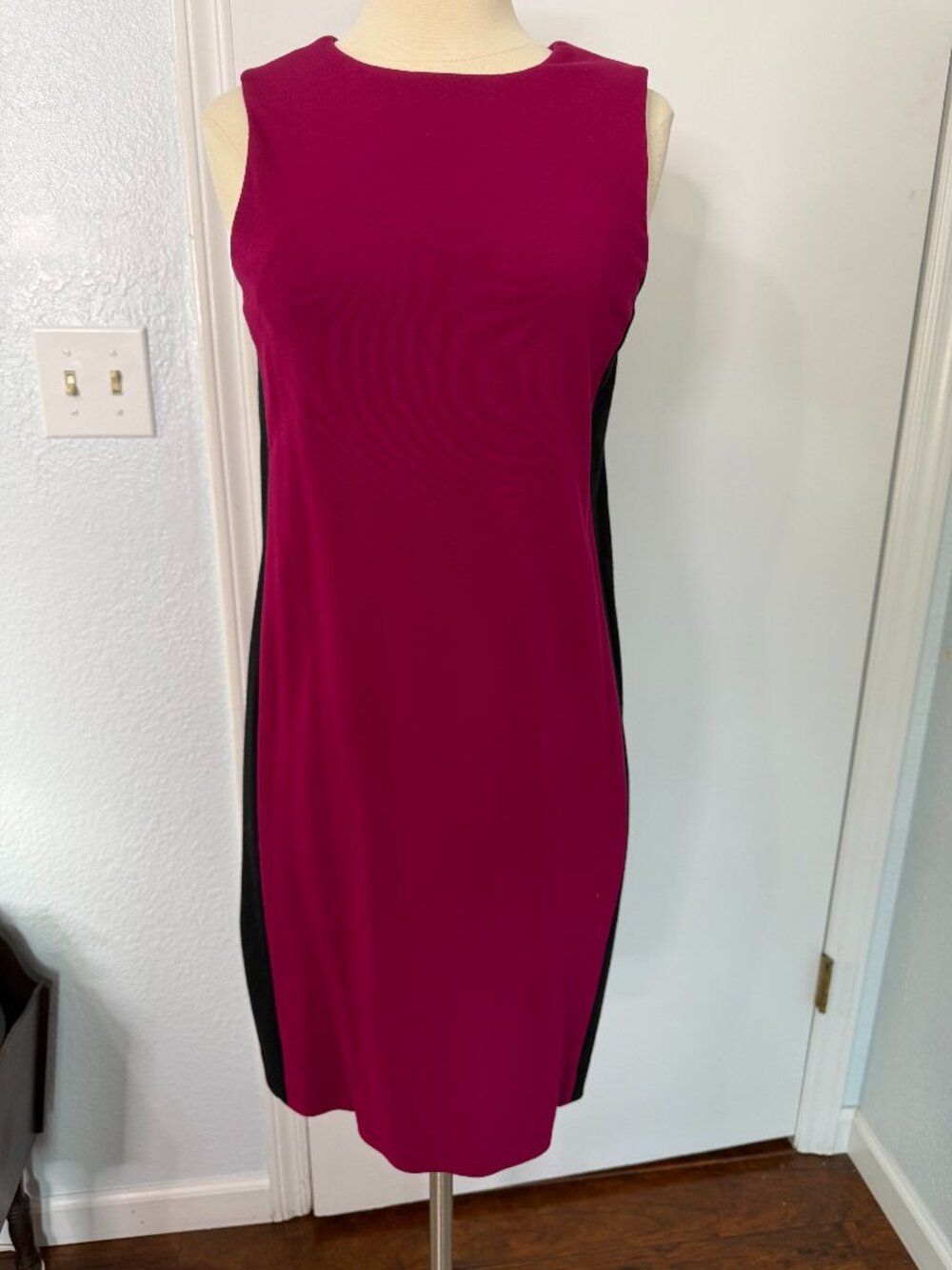 Taylor Size 2 Fuchsia Black Colorblock Shift Dress Sleeveless Career